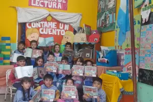 Educaci�n entreg� cuentos a Jard�nes de Infantes de La Paz