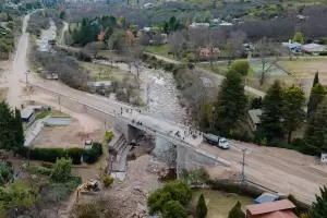 El puente del Ro Las Juntas, a punto de ser una realidad