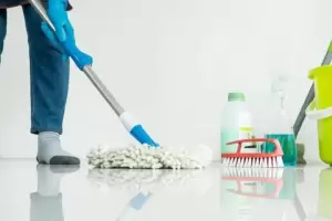 El truco para mantener los pisos brillantes y limpios durante das