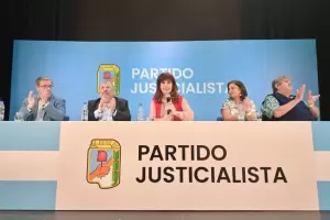 Sin Cristina Kirchner y con gobernadores en duda, el PJ se rene este martes