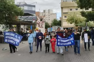 Jubilados Autoconvocados marcharon en la previa de la sesin de Diputados