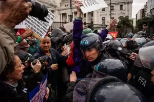 Incidentes y tensin en la marcha de jubilados frente al Congreso: al menos cuatro detenidos