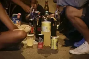 "Quin se emborracha primero": advierten sobre un reto entre nios menores de 12 aos