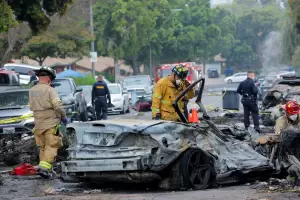 Tragedia en California: al menos tres muertos tras el choque de una avioneta
