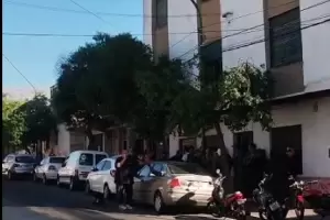 Trabajadores de la construcci�n se manifiestan frente a UOCRA