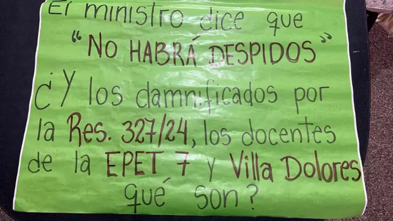 Multitudinaria marcha de Docentes Autoconvocados contra el decreto del Gobierno