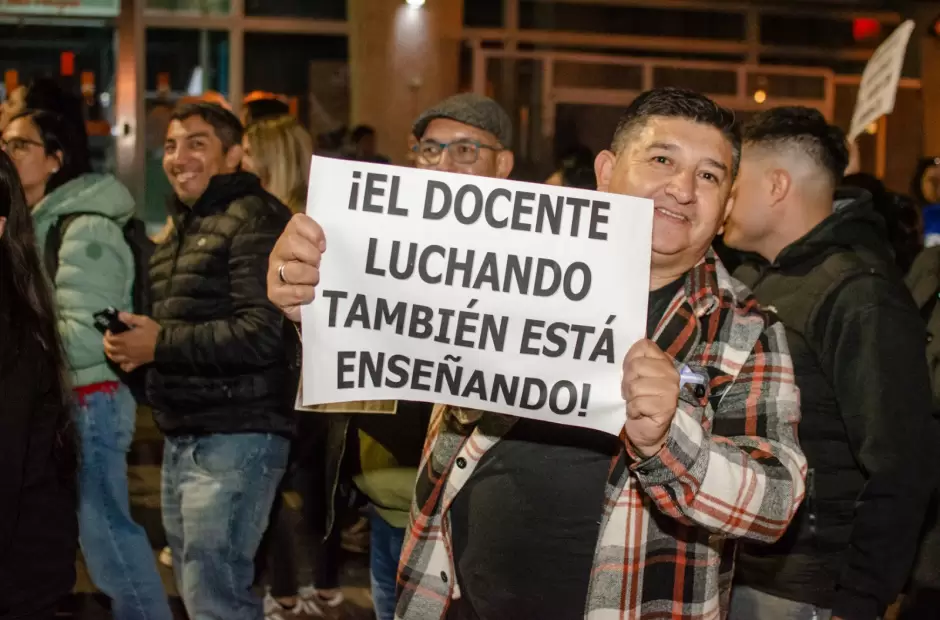 Marcha docentes. (Foto: Gustavo Roldn/ Diario La Unin)