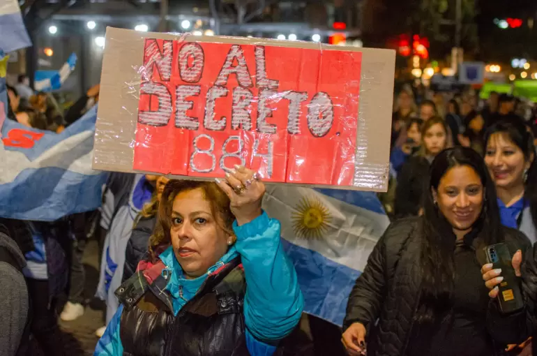 Multitudinaria marcha docente. (Foto: Gustavo Roldn)