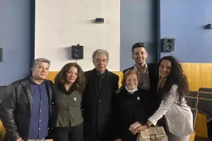 Exitosa presentacin de Carlos Bazn y reencuentro con sus familiares en Catamarca