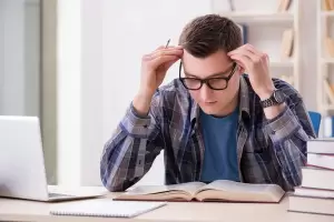 Cules son las 3 carreras con ms futuro y sueldos en dlares, segn expertos