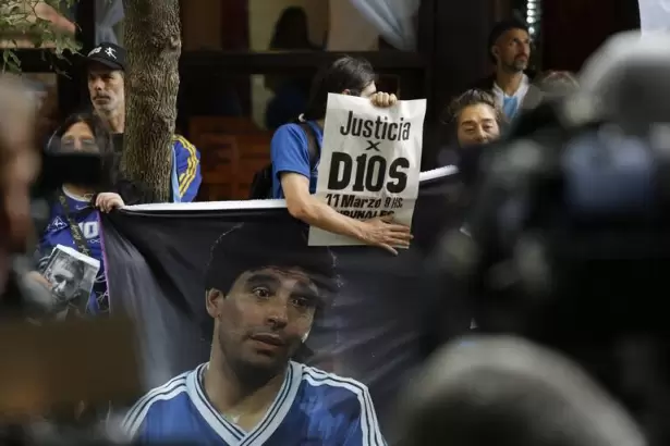 Los forenses aseguraron que Maradona present� una "cirrosis hep�tica" y ten�a "edema" en el cerebro