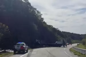 Un camin volc en la Cuesta del Totoral: dos heridos