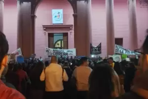 Importante marcha de trabajadores autoconvocados por aumentos salariales