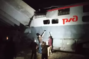 Tragedia ferroviaria: al menos siete muertos por el derrumbe de un puente