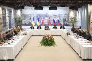 Ucrania y Rusia retoman negociaciones en Estambul con foco en un alto el fuego