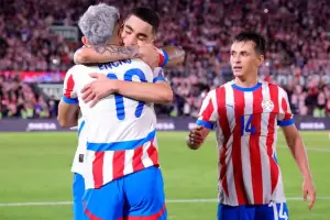 Paraguay venci� a Uruguay y qued� a un paso del Mundial