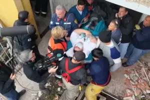 Preocupacin: un exparticipante de Cuestin de Peso fue rescatado por bomberos tras superar los 300 kilos