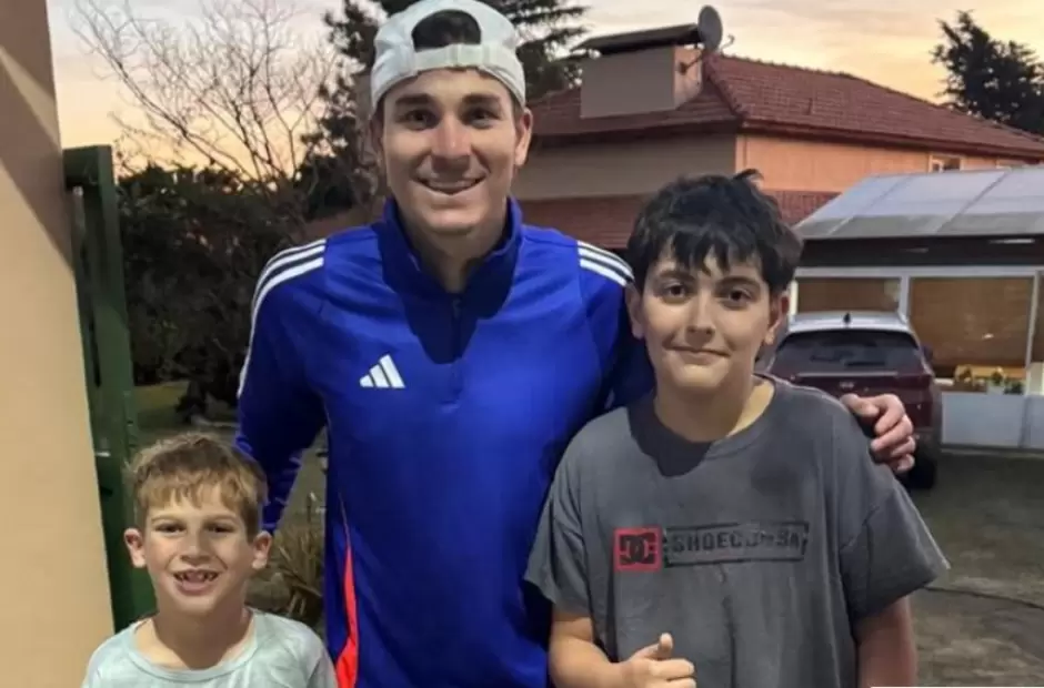 Julin lvarez y los chicos