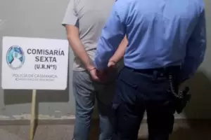 Intent abrir autos y agredir a una familia con una tijera: fue detenido