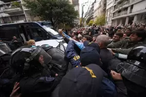 Liberaron a Juan Grabois tras pasar la noche detenido por la toma del Instituto Pern