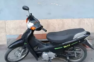 Resguardan a una nia de 12 aos que conduca una moto