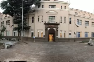 La familia de una beb internada en el Hospital de Nios reclama su derivacin al Garrahan