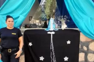 Un polica le salv la vida a un adolescente con maniobras de primeros auxilios