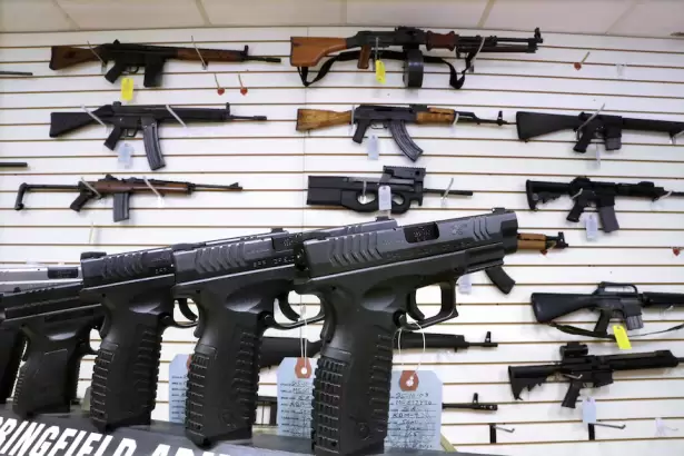 El Gobierno oficializ� cambios en el r�gimen de armas y redefine criterios de tenencia