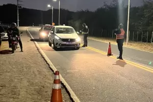 Operativo en F.M.E y Capayn: secuestraron motos y autos