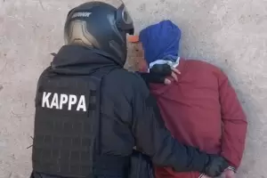 Detienen a un sujeto y recuperan una moto robada