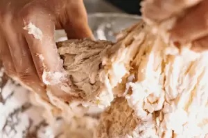 El truco para que la masa del pan leude ms rpido