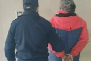 Fue a la casa de su ex y la atac� con un destornillador