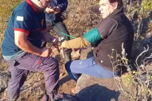 Rescataron a 7 personas extraviadas en el cerro El Gracin