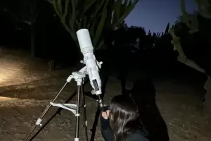 Noche Estelar y Sabores Nativos en el Pueblo Perdido de la Quebrada