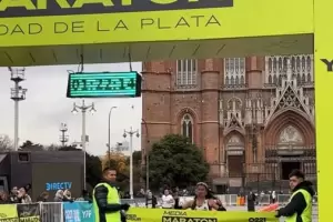 La santamariana Nadine Vilca gan la media maratn de La Plata