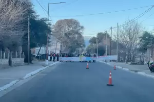 Estudiantes del IES de Santa Mara cortaron la ruta por la falta de docentes