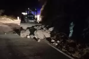 Por un derrumbe, piden transitar con precaucin en la Cuesta de El Portezuelo