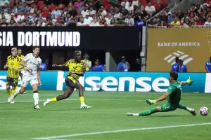 Borussia Dortmund derrot� a Monterrey y avanz� a la siguiente ronda