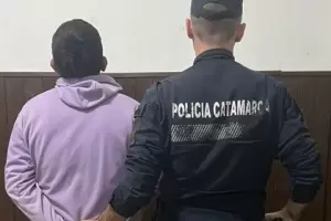 Agredi a personal de seguridad de un boliche y fue aprehendido