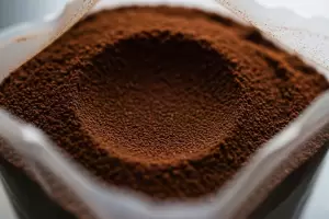 El error que casi todos cometen al guardar el caf