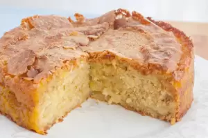 Sin manteca ni harina: cmo hacer una torta de manzana hmeda, ideal para el mate y libre de gluten