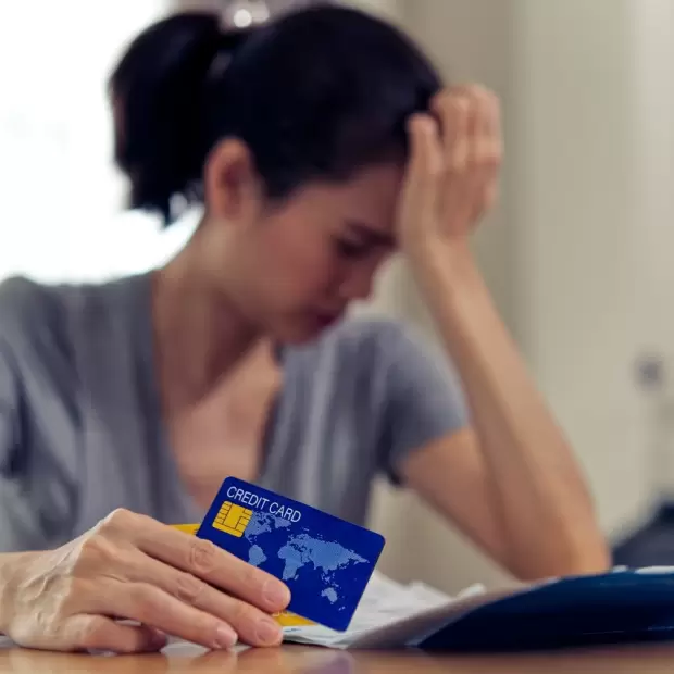 Los pr�stamos personales y el financiamiento con tarjetas cayeron durante junio