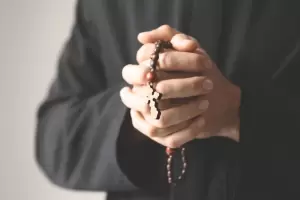 Conmocin en la Iglesia por el suicidio del padre Matteo Balzano