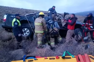 Un catamarqueo muri al caer una camioneta a un precipicio en Tucumn