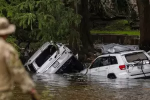 Inundaciones en Texas: ascienden a 120 los muertos y hay decenas de desaparecidos