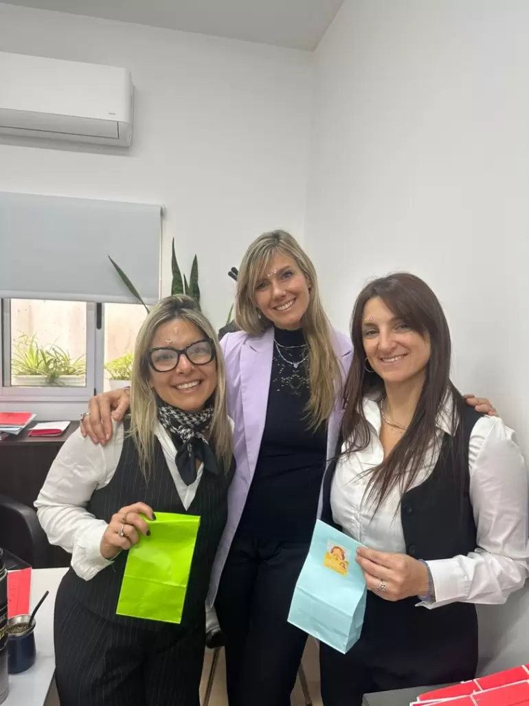 El Juzgado de Familia se convirtió en un cine para anunciar una adopción plena