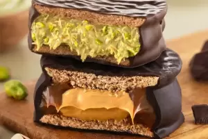 Lanzan el alfajor "Dubai": pistacho, kadaif crocante y un precio premium