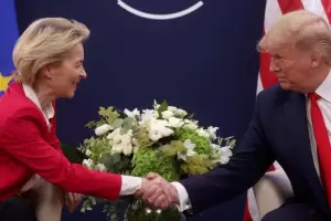 La UE extiende la tregua con EE.UU. hasta agosto y prepara represalias por aranceles de Trump