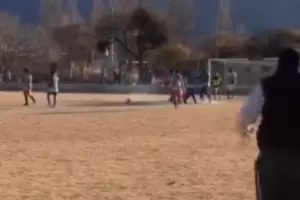 Grave agresin a un rbitro en Santa Mara