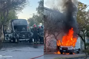 Por un desperfecto mecnico, las llamas consumieron una combi